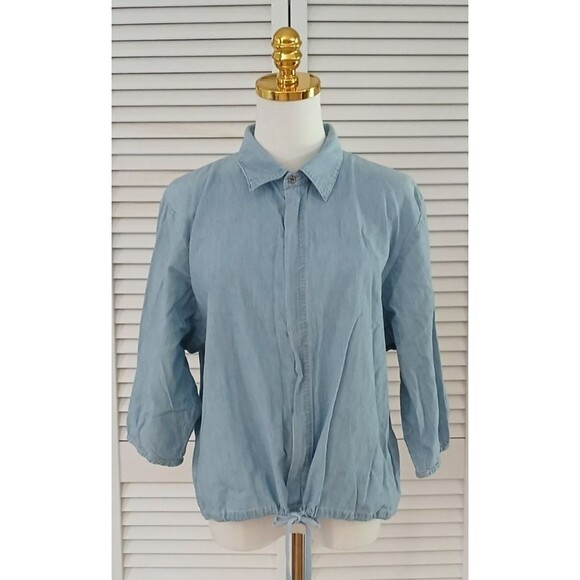 Wrangler Tops - Classic Blues by Wrangler 100% Cotton Top Women's Large Blue Denim Zip Up